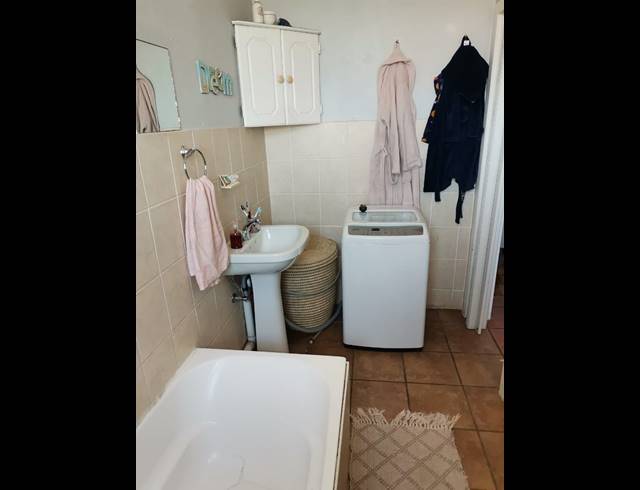 2 BEDROOM FLAT FOR SALE IN UMBILO